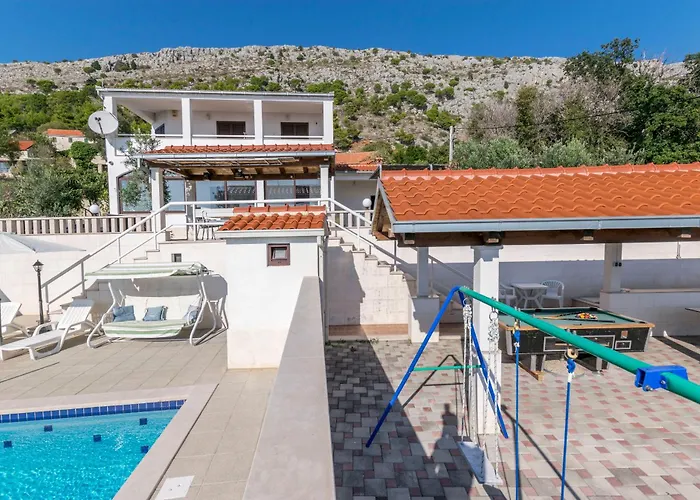 Villa Leo Jesenice (Split-Dalmatia)